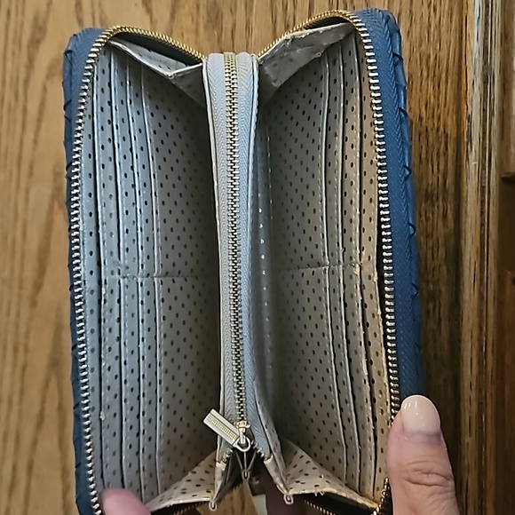 Deux Lux Zip Around Denim Navy Blue Vegan Leather Woven Wallet - Picture 4 of 12